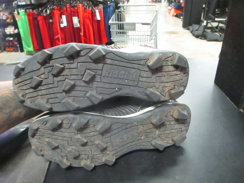 Load image into Gallery viewer, Used Riddell Heater Size 5 Football Cleats
