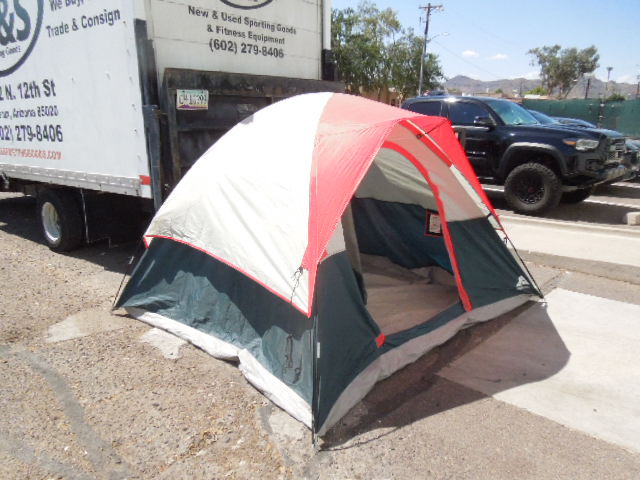 Load image into Gallery viewer, Used Ozark Trail 5-person Family Dome Tent
