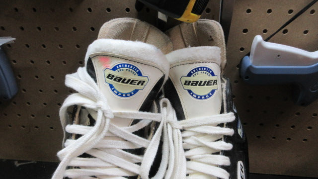 Load image into Gallery viewer, Used Bauer 30 Impact Hockey Skates - Size Medium (6)
