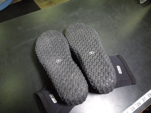 Load image into Gallery viewer, Used NeoSport Hi-Top 3mm Dive Boots Size 9
