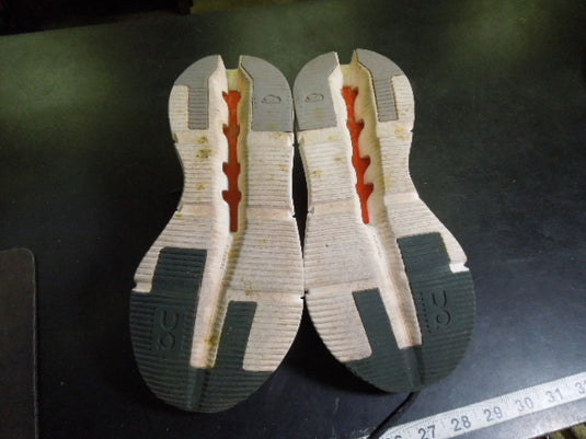 Used ON Cloudnova Form Running Shoe Size W7