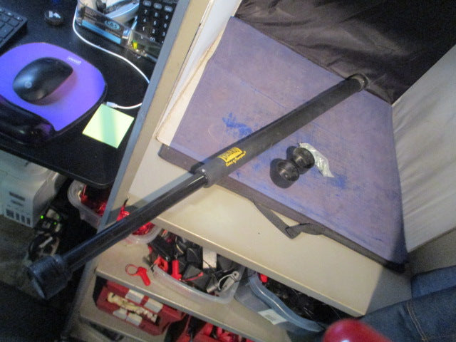 Load image into Gallery viewer, Used Everlast Doorway Pull Up Bar With Brackets
