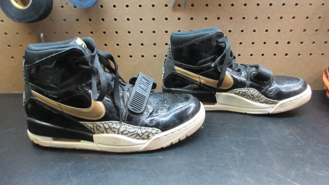 Load image into Gallery viewer, Used Air Jordan Legacy 312 Basketball Shoes - Size 7.5
