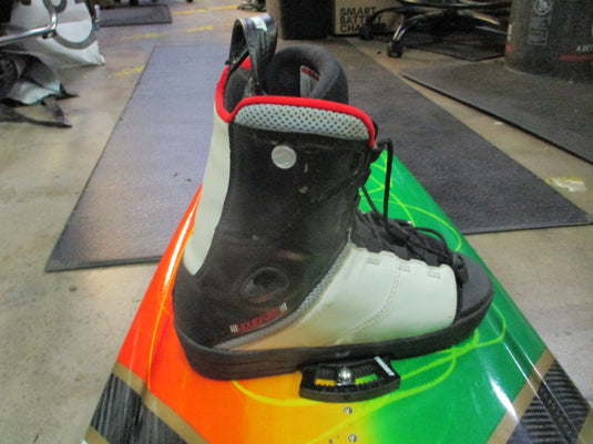 Used Liquid Force Watson LTD Wakeboard with LF Boots and Bindings 139cm