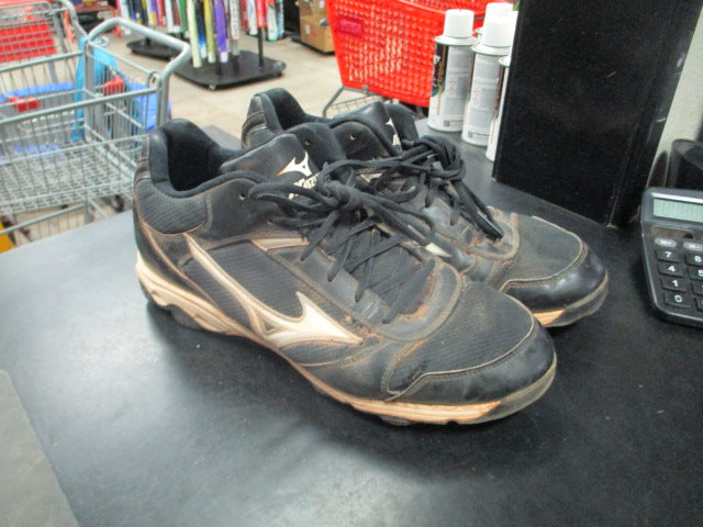 Load image into Gallery viewer, Used Mizuno Cleats in black size 11 (Wear On Cleats)
