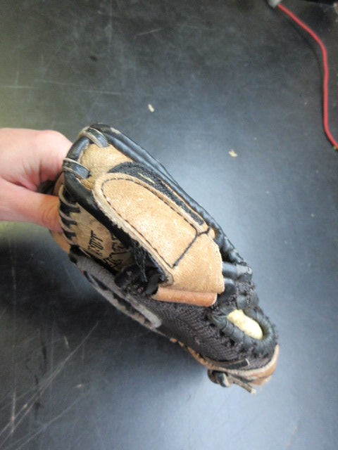 Load image into Gallery viewer, Used Louisville Slugger Genesis 1884 Series 9.5" Glove - RHT
