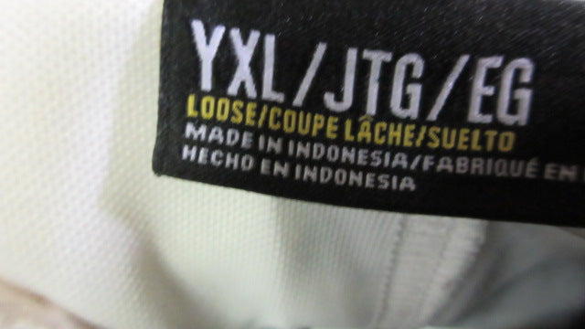 Load image into Gallery viewer, Used Under Armour Baseball Pants W/ Elastic Botton  Size Youth XL
