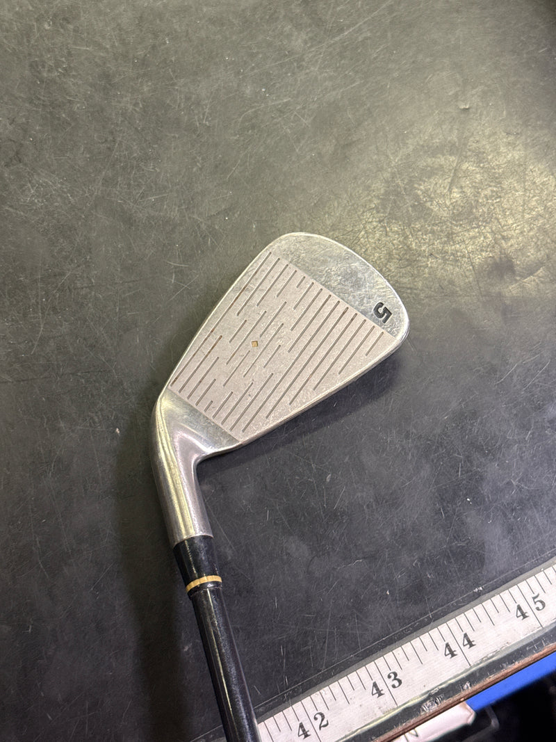 Load image into Gallery viewer, Used Top Flite Tour Diamond Mens Right Hand 5 Iron
