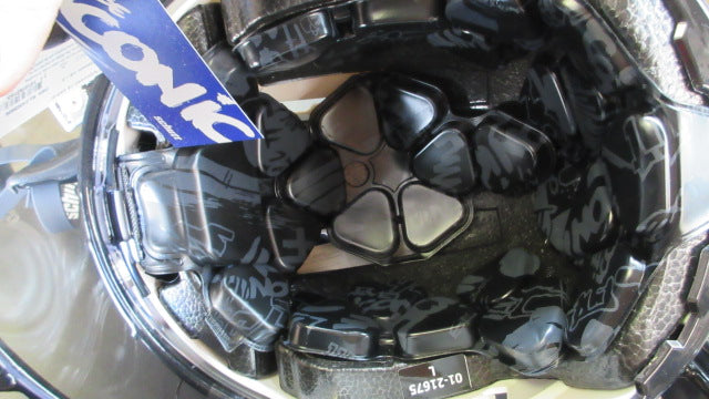 Load image into Gallery viewer, New Schutt 2026 F7 Air Elite Youth Football Helmet - Size Large
