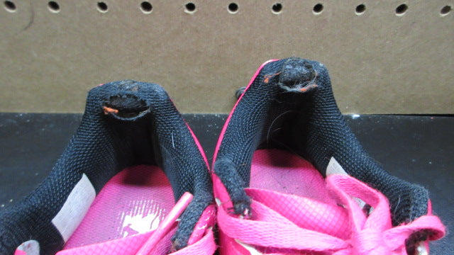 Load image into Gallery viewer, Used Adidas Indoor Soccer Shoes - Size 2.5
