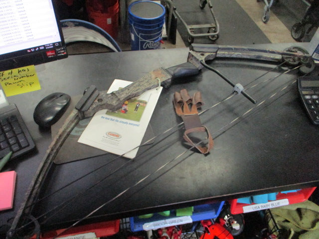 Load image into Gallery viewer, Used Genesis Compound Bow 36"
