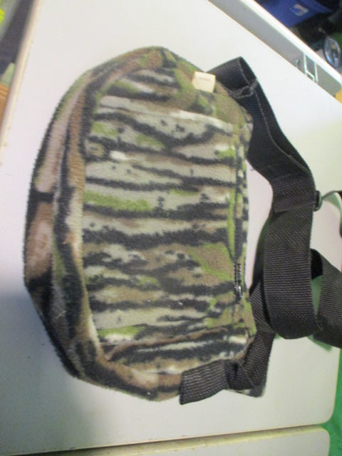 Load image into Gallery viewer, Used Vintage Cabelas Camo Fleece Shoulder Bag

