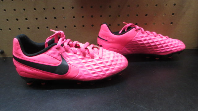 Load image into Gallery viewer, Used Nike Tiempo Soccer Cleats - Size Youth 2.5
