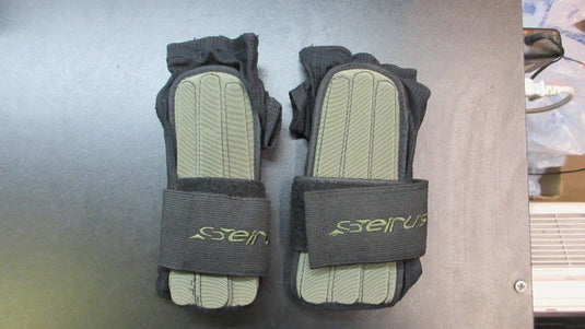 Used Seirus Wrist Brace