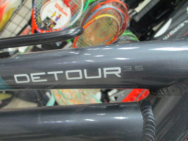 Load image into Gallery viewer, Used Raleigh Detour 3.5 Hybrid 21 Speed 700C Moountain Bike
