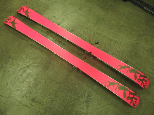 Used K2 MissDemeanor 159cm Skis w/ Rossignol Bindings
