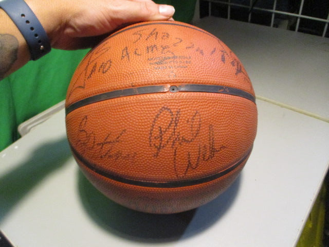 Load image into Gallery viewer, Used Spalding Tip - Off Durable Cover Official Size Basketball
