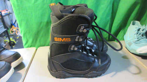 Used Sims Kids Snowboard Boots Size 4