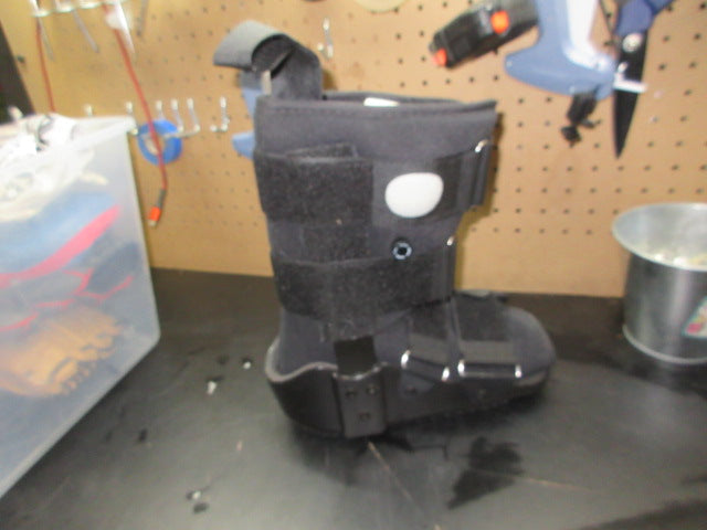 Load image into Gallery viewer, Used Walking Boot Surgical Shoe - Size Small
