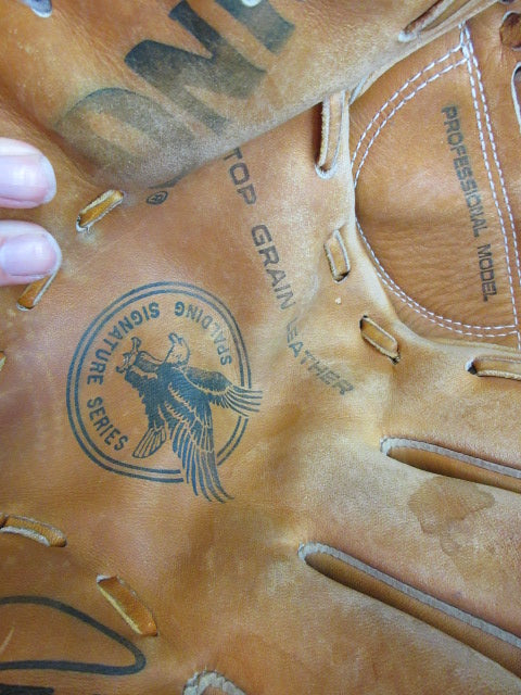 Load image into Gallery viewer, Used Vintage Spalding Signature Series 12.5" Advisory Staff Glove - RHT
