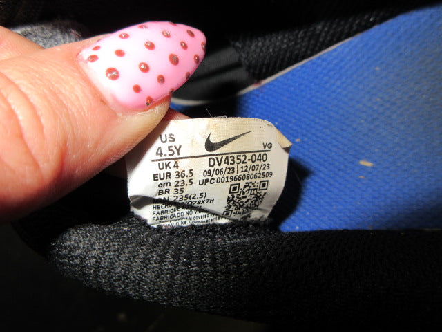 Load image into Gallery viewer, Used Nike Tiempo Legend 10 Club FG Soccer Cleats - Size Youth 4.5
