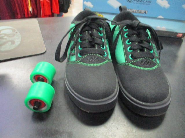 Load image into Gallery viewer, Used Heelys Minecraft Roller Shoes Size 1 In Box
