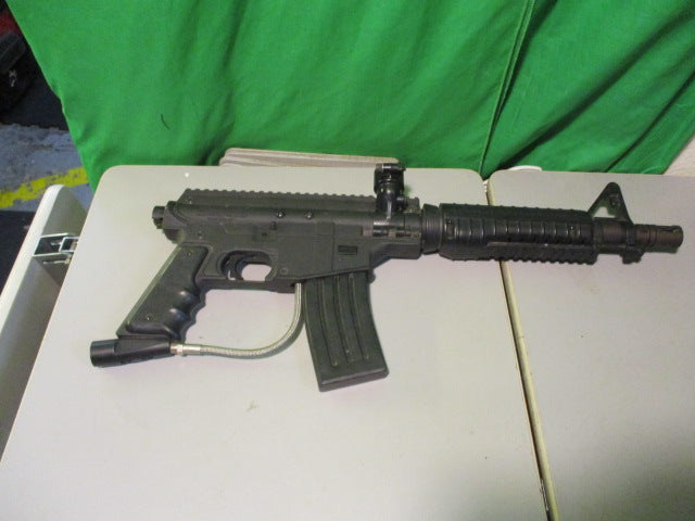Load image into Gallery viewer, Used Tippmann Bravo 1 Elite Painball Gun With Hopper

