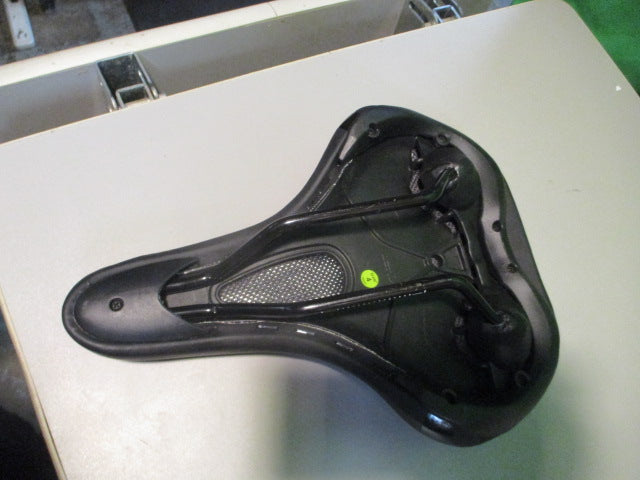 Load image into Gallery viewer, Used Chifa Aventon Bike Seat
