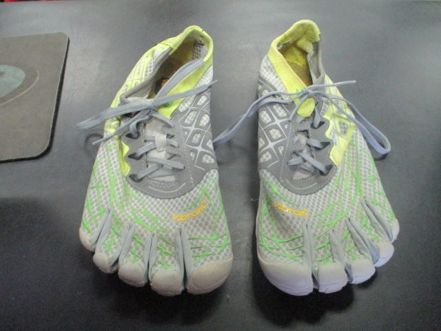 Load image into Gallery viewer, Used Vibram Fivefingers Toe Shoes Size EU 41

