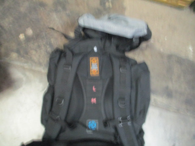 Load image into Gallery viewer, Teton Explorer 65 5lb Pack 65 Liter Weist 28"-70" Gray/Black
