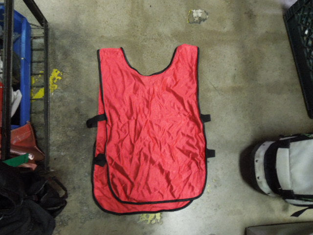 Load image into Gallery viewer, Used Set of 3 Green 3 Red Practice Pinnies

