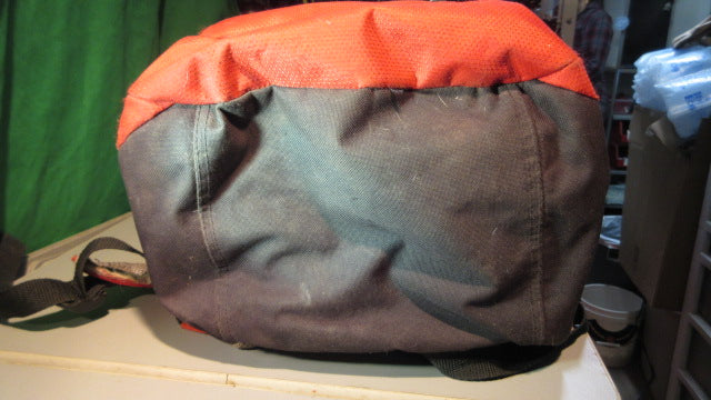Load image into Gallery viewer, Used Louisville Slugger Youth Genuine 4 Bat Back Pack
