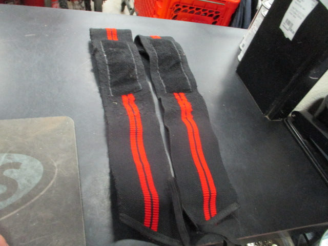 Load image into Gallery viewer, Used Harbinger Red Line 18" Wristwraps
