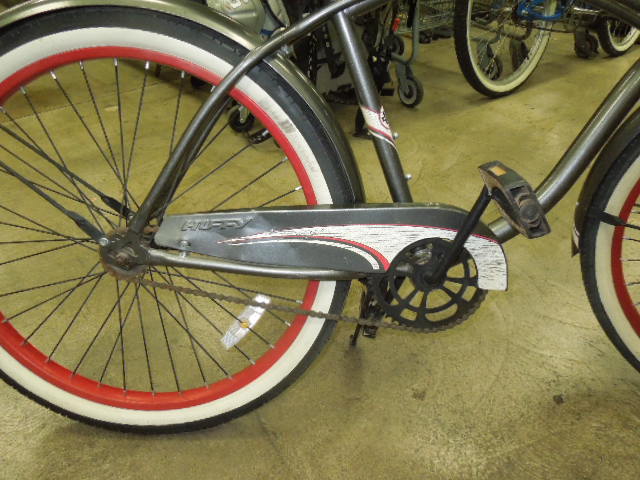 Load image into Gallery viewer, Vintage Huffy Cranbrook Mens Beach Cruiser
