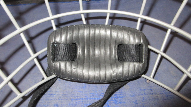 Load image into Gallery viewer, Used Bauer True Vision FM 2100 Face Mask Size Large
