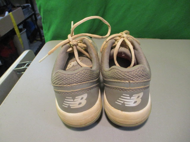 Load image into Gallery viewer, Used New Balance Size 3 Cleats
