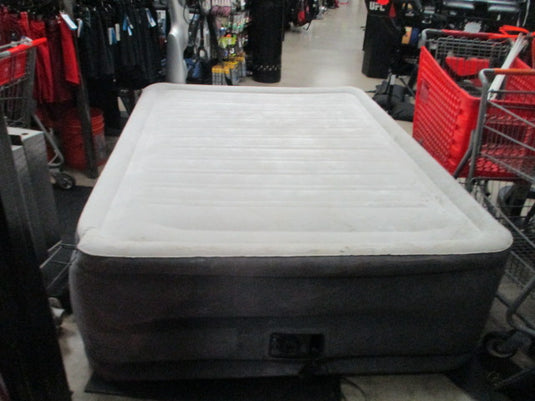Used Intex Dura-Beam Premium Comfort Queen Airbed With Built-In Air Pump