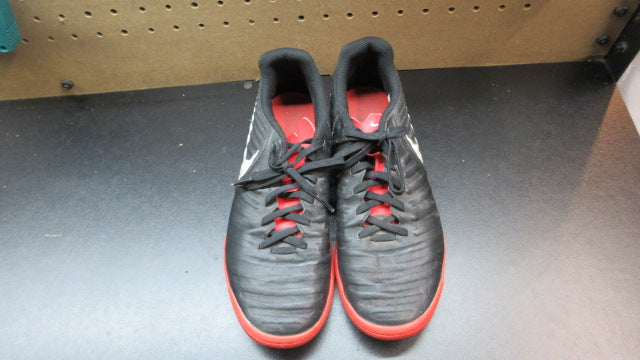 Load image into Gallery viewer, Used Nike Tiempo Indoor Soccer Shoes - Size 7
