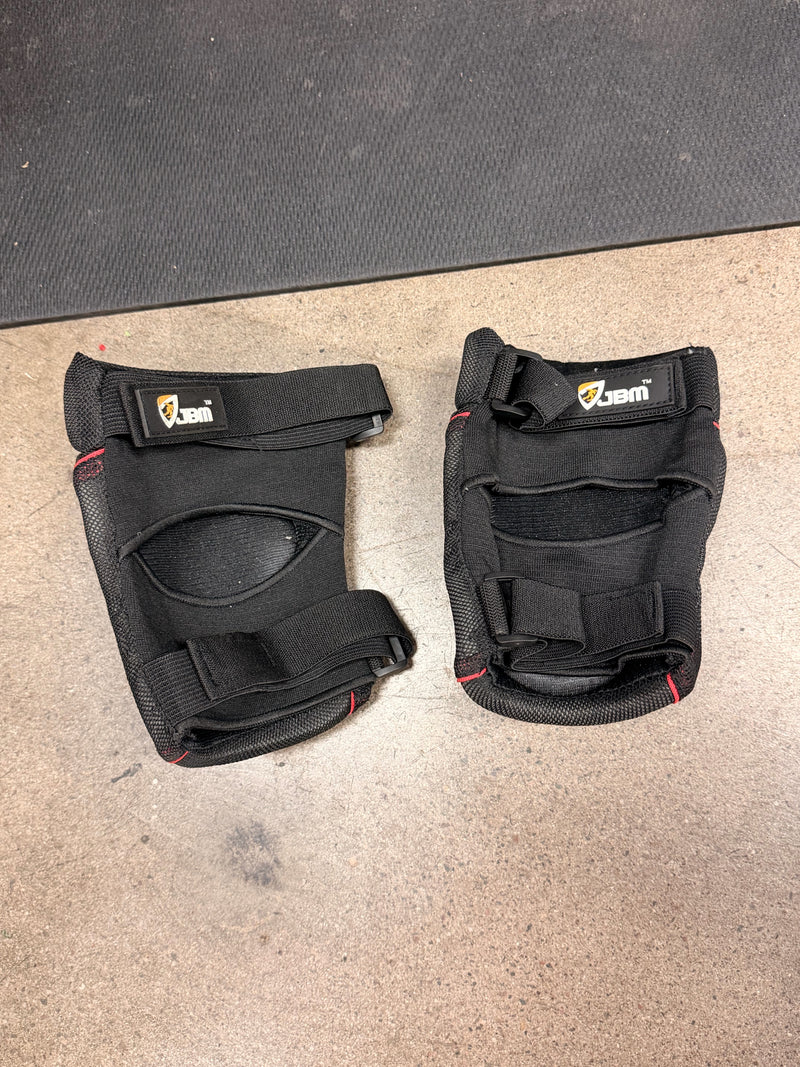 Load image into Gallery viewer, Used JBM Skate Knee Pads Size Large
