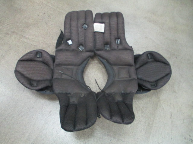 Load image into Gallery viewer, Used Schutt Y Flex Football Shoulder Pads Size Youth Small

