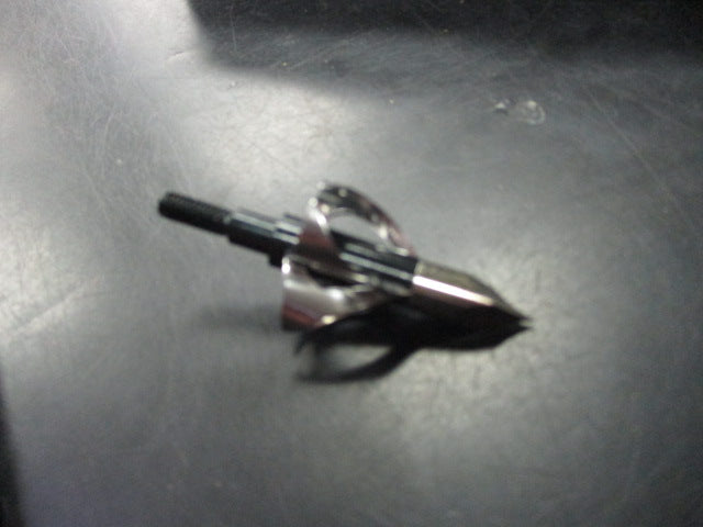 Load image into Gallery viewer, Used Steel Tip 100 Grain Archery Points Arrow Hooked Curved Blades 6-Piece
