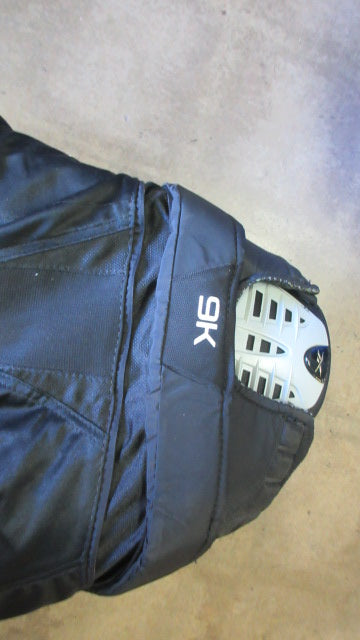 Used Reebok 9K Hockey Breezers - Size Large