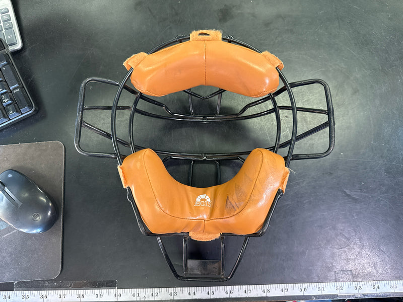 Load image into Gallery viewer, Used All Star FM25LTX Classic Traditional Catchers Mask No Back Strap
