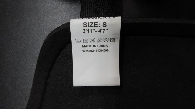 Load image into Gallery viewer, Used Umbro Soccer Shin Guard - Size Small
