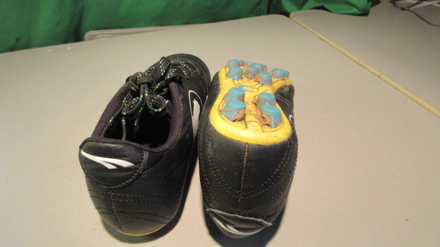 Load image into Gallery viewer, Used Puma Youh Procat Speed Force FG 2Y Soccer Cleats

