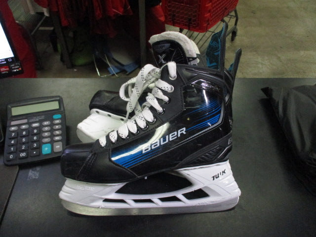 Load image into Gallery viewer, Used Bauer X Hockey Skates Size 8
