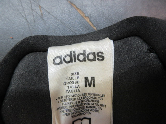 Load image into Gallery viewer, Used Adidas Soccer Shin Guards - Size Medium
