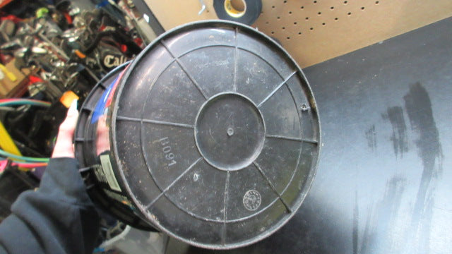 Load image into Gallery viewer, Used Rawlings Ball Bucket
