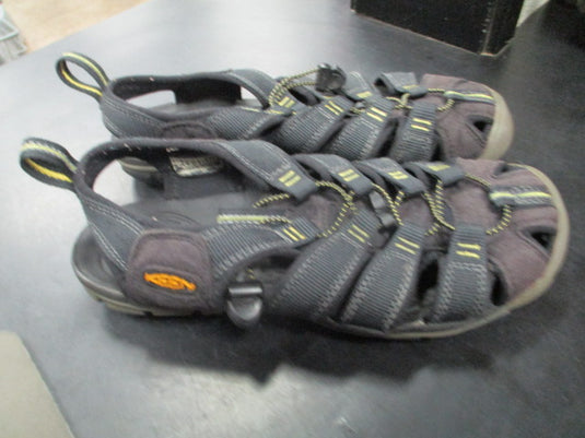 Used Keen Size 6 Water Shoes