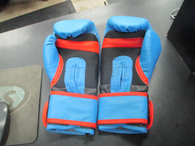 Load image into Gallery viewer, Used Everlast Prospect 8oz Youth Boxing Gloves
